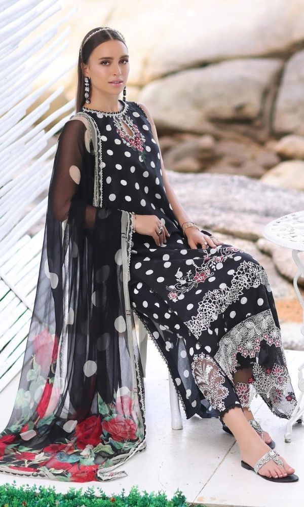 Lawn 3pc unstitched digital printed suit with patches