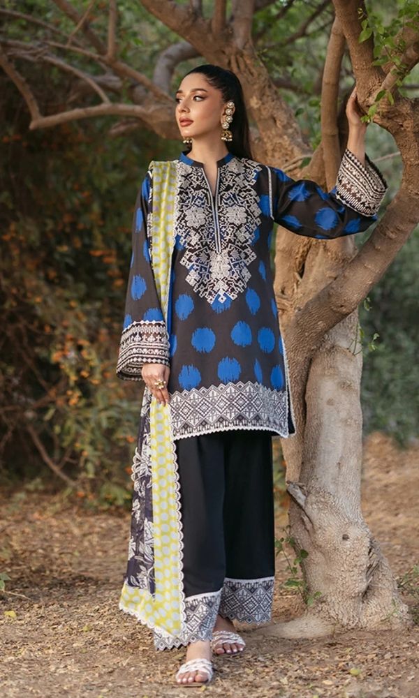 Lawn 3pc unstitched digital printed suit with embroidered patches