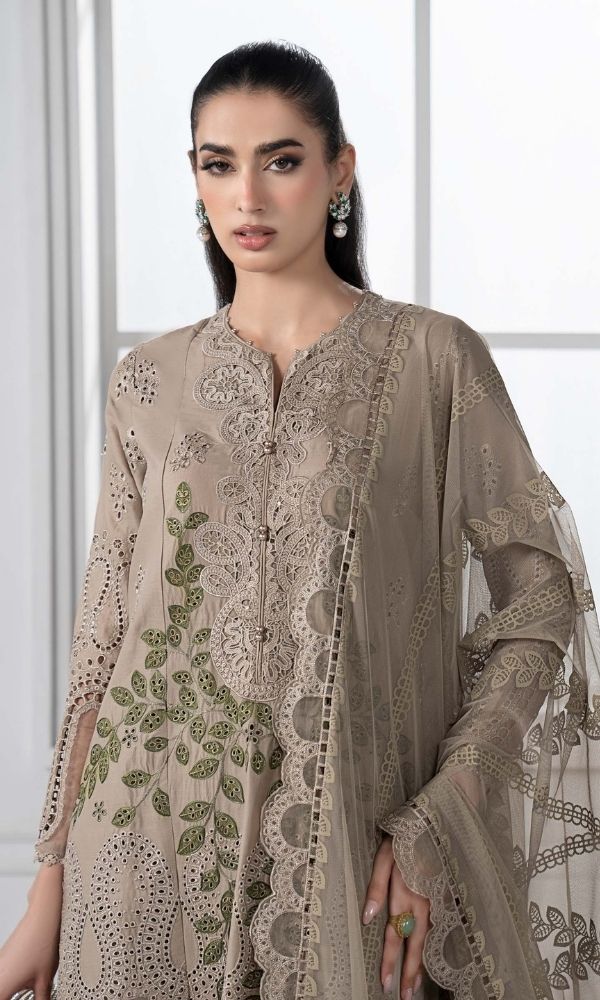 Lawn 3pc unstitched luxury heavy chiken kari embroidery with embroidered patches