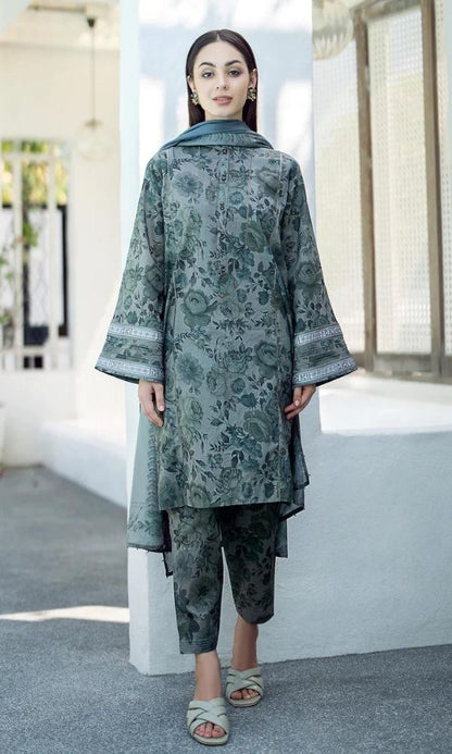 Lawn 3pc unstitched digital printed suit with patches