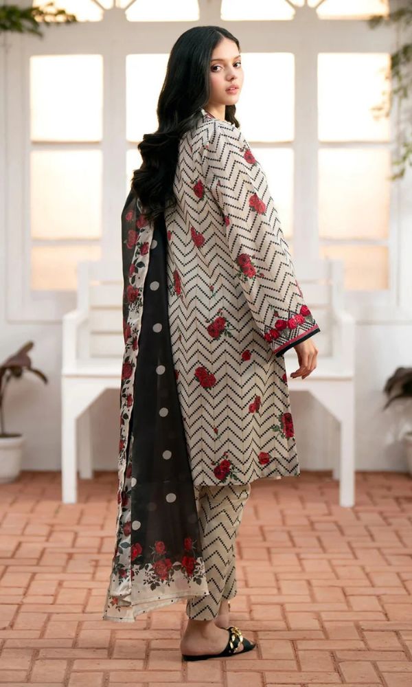 Khaddar 3pc unstitched digital printed suit