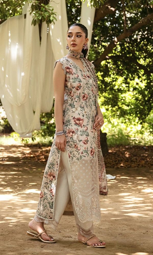 Lawn 3pc unstitched digital printed with embroidered with patches