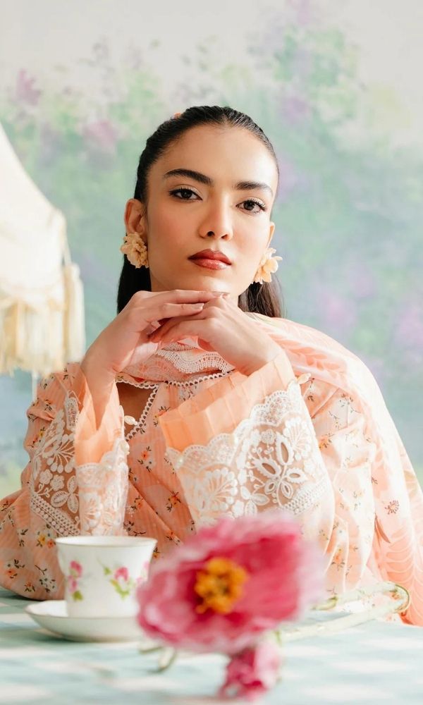 Lawn 3pc chiken kari floral digital printed suit