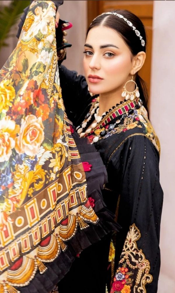 Lawn 3pc digital printed suit with sequence embroidered patches