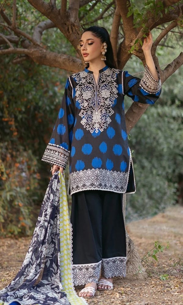 Lawn 3pc unstitched digital printed suit with embroidered patches
