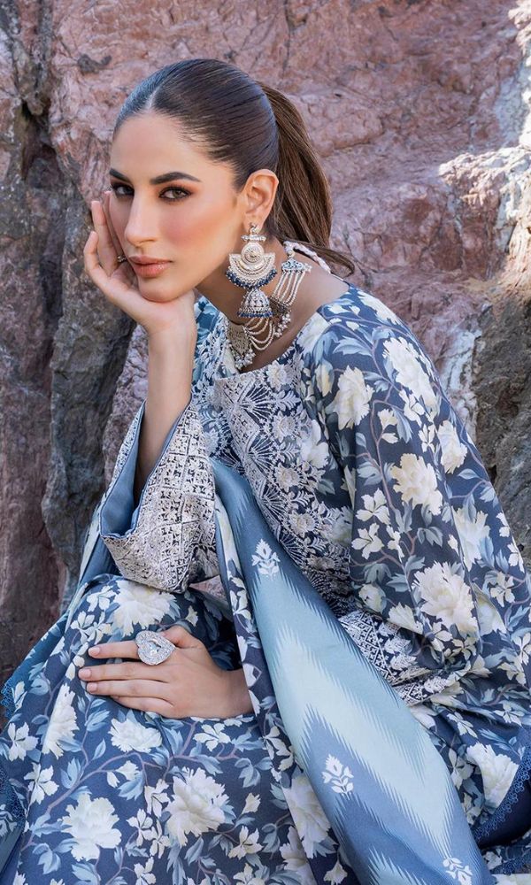 Lawn 3pc digital printed dupatta with patches and silk digital printed dupatta