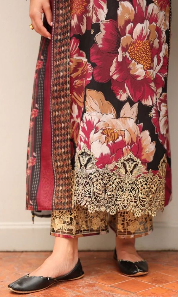 Khaddar 3pc unstitched digital printed suit with patches