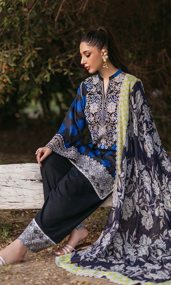 Lawn 3pc unstitched digital printed suit with embroidered patches