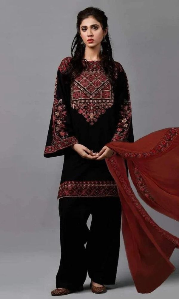 Lawn 3pc heavy embroidered suit