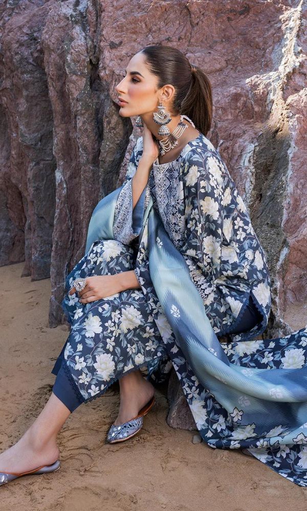 Lawn 3pc digital printed dupatta with patches and silk digital printed dupatta