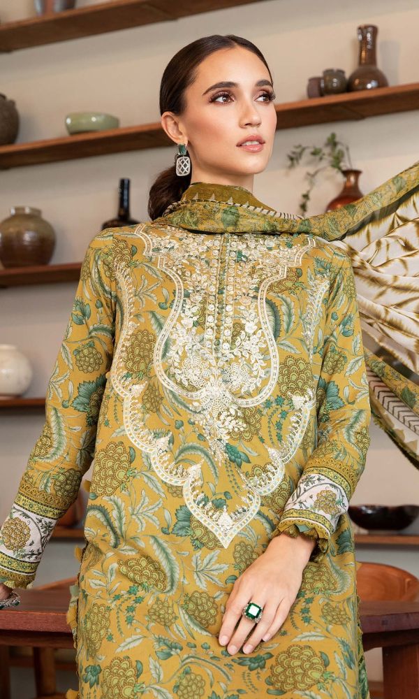 Lawn 3pc unstitched digital printed suit with patches