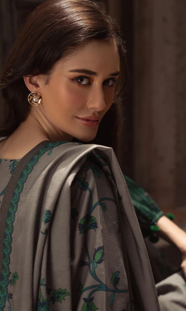 Khaddar 3pc unstitched digital printed suit