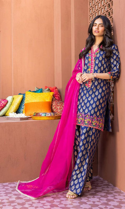 Lawn 3pc unstitched digital printed suit with patches