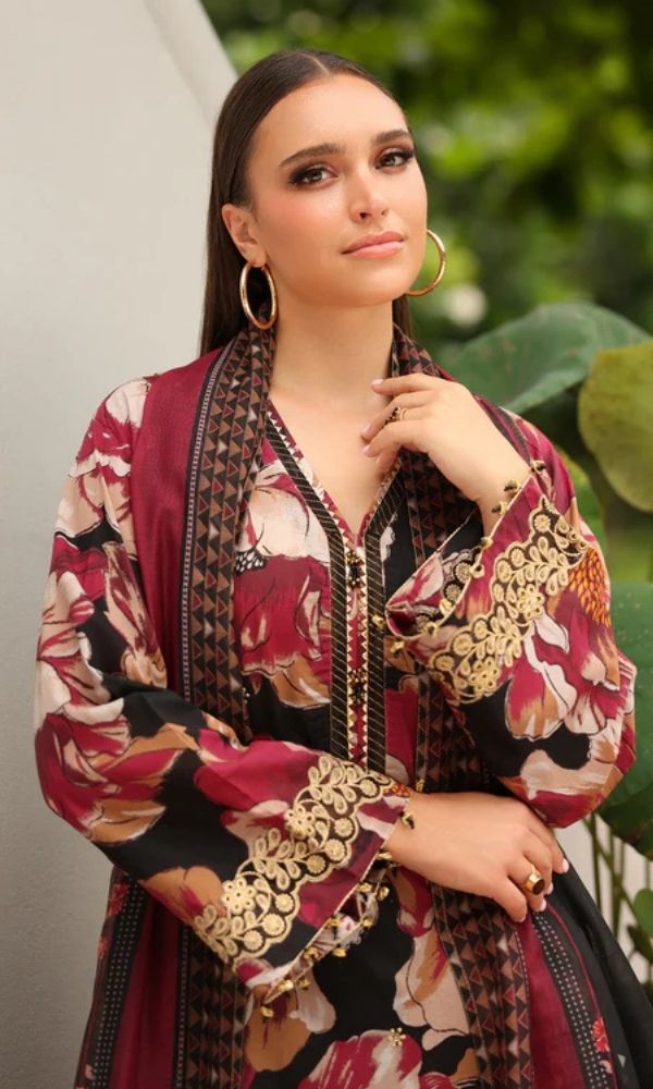 Khaddar 3pc unstitched digital printed suit with patches