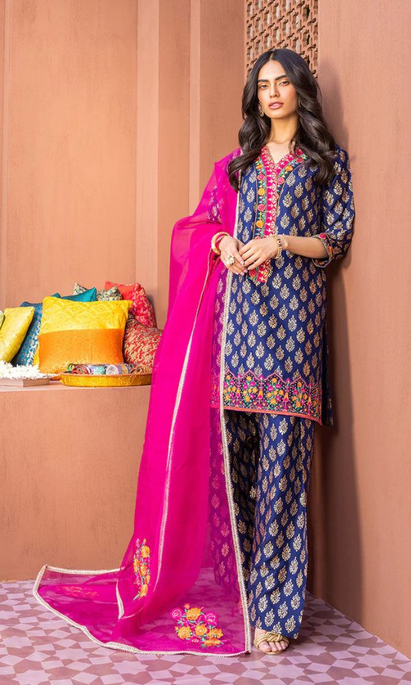 Lawn 3pc unstitched digital printed suit with patches