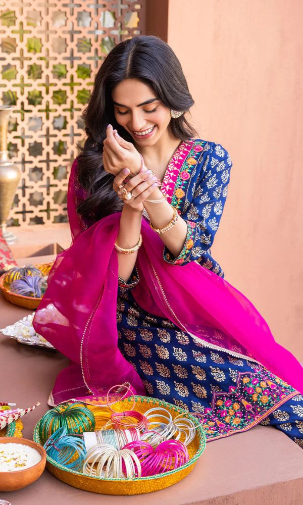 Lawn 3pc unstitched digital printed suit with patches