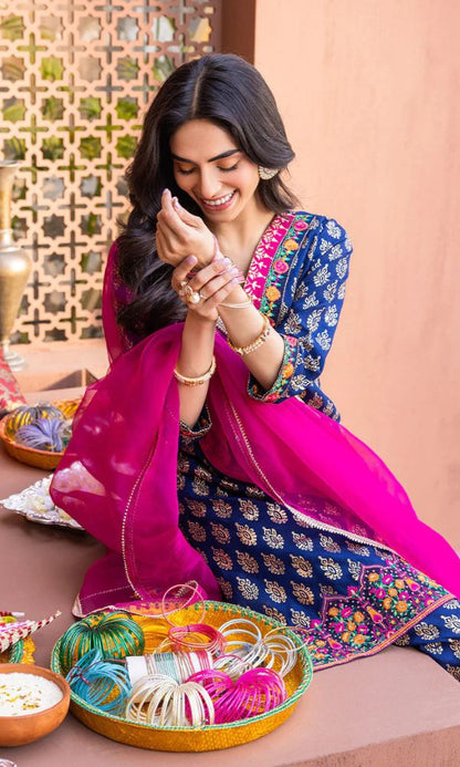 Lawn 3pc unstitched digital printed suit with patches