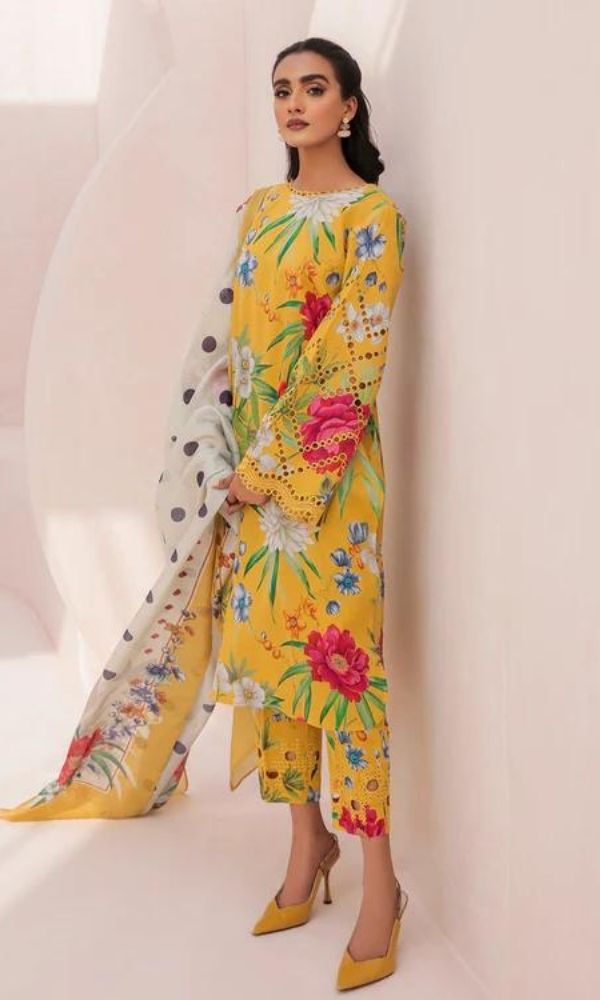 Lawn 3pc unstitched digital printed suit with patched