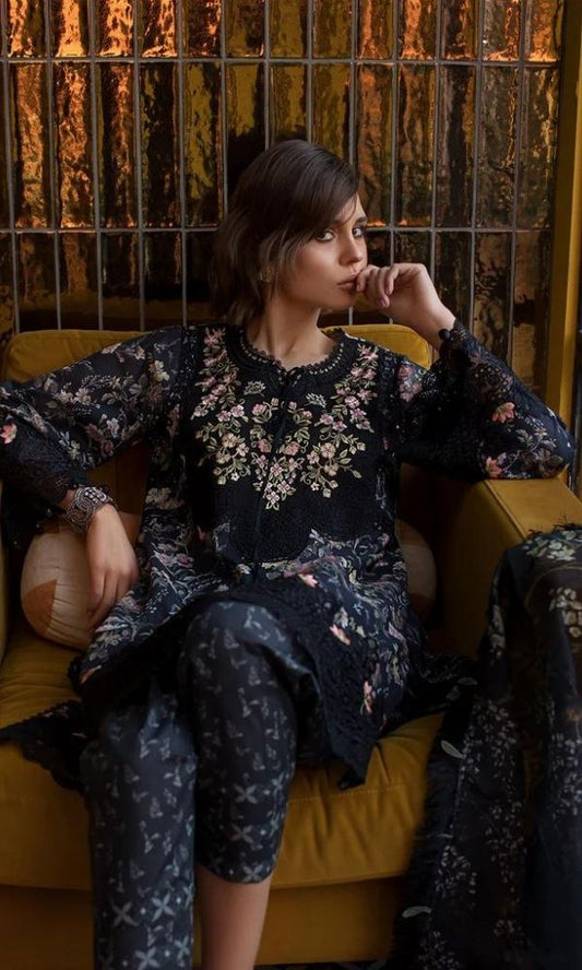 Lawn digital printed 3pc suit with silk dupatta