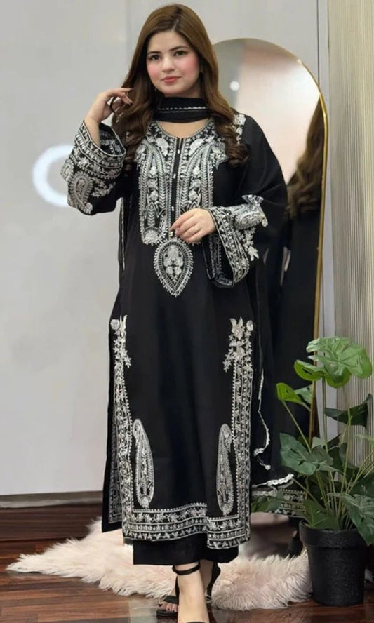 Lawn 3pc usntitche summer embroiered collection suit