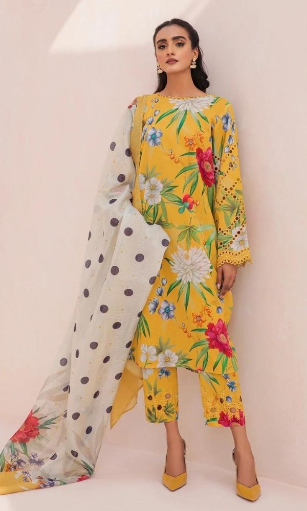 Lawn 3pc unstitched digital printed suit with patched